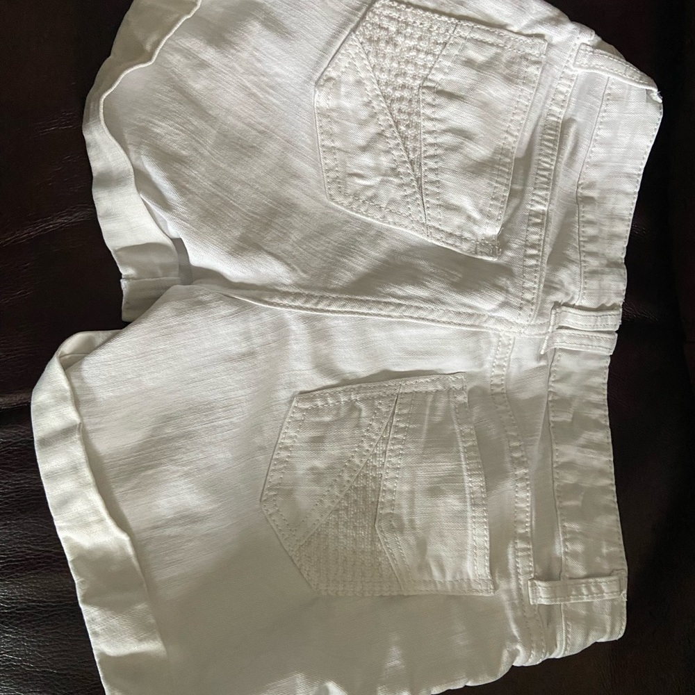 Anna Brand white size 6p jean shorts
